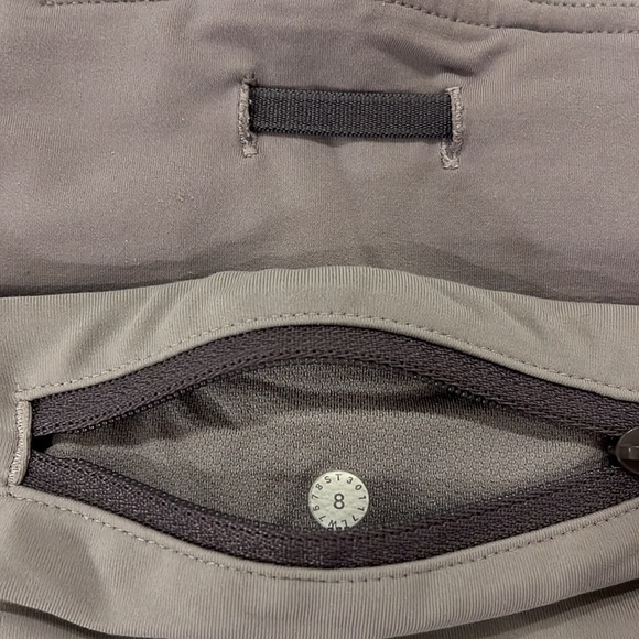 LULULEMON Speed Up Low-Rise Short 2.5”, Size 8, Rhino Grey, EUC - Picture 5 of 6
